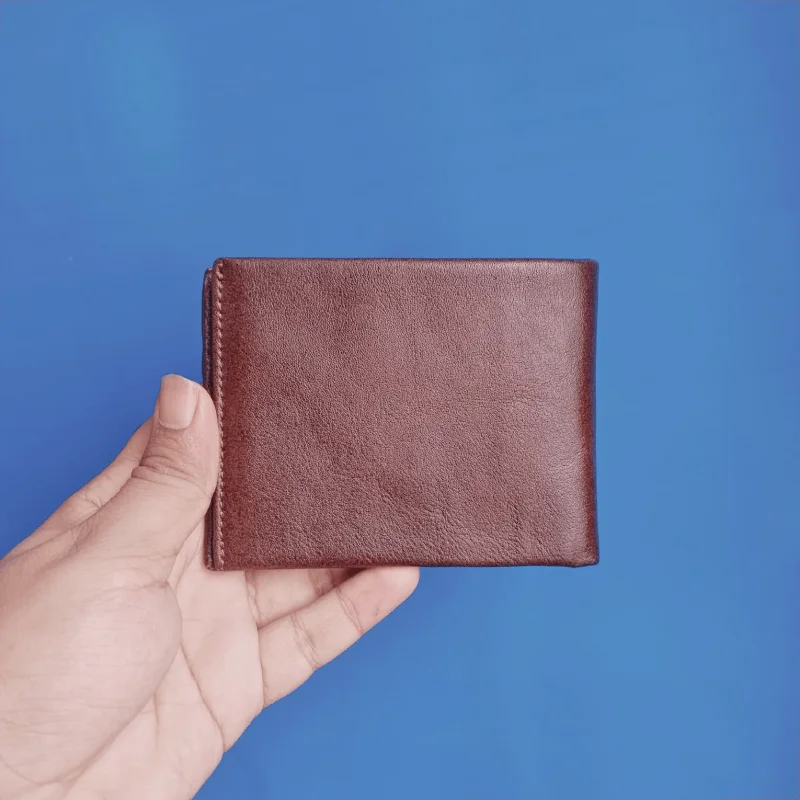 Elegant brown pure leather bi-fold compect wallet